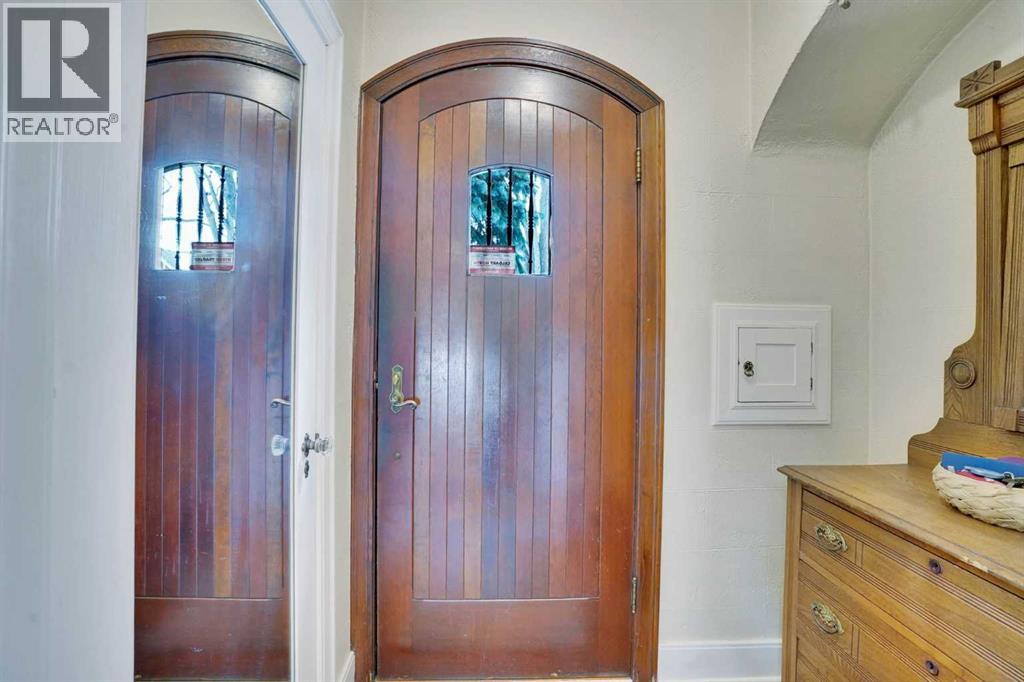 Single Family House for Sale in   Avenue NW Crescent Heights Calgary 