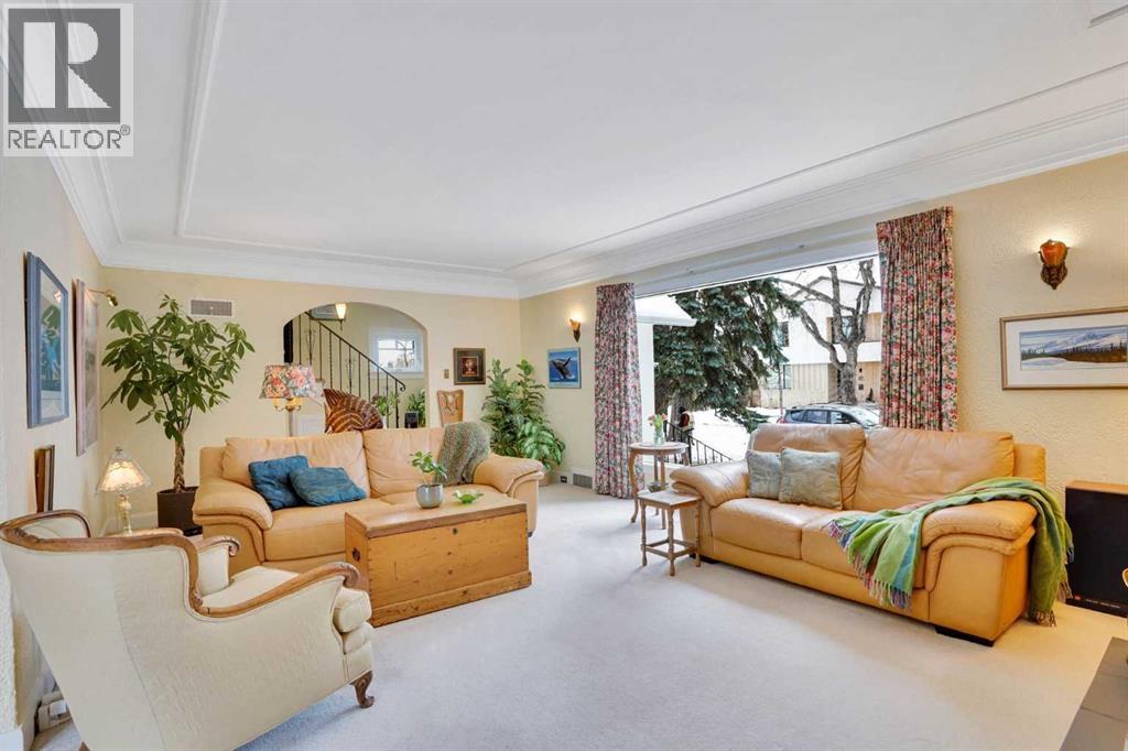 Single Family House for Sale in   Avenue NW Crescent Heights Calgary 