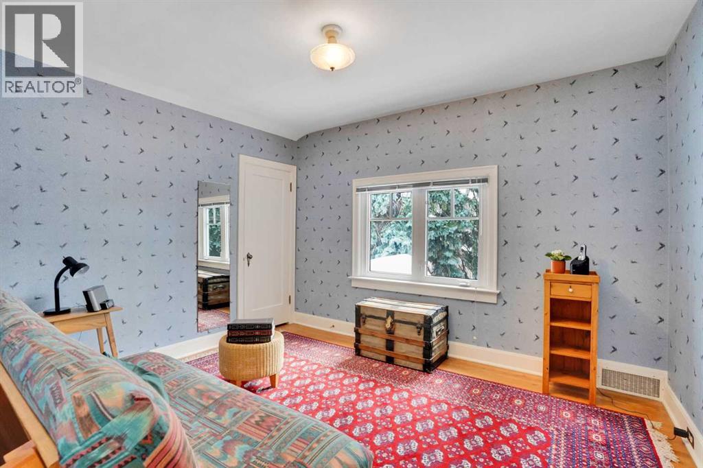 Single Family House for Sale in   Avenue NW Crescent Heights Calgary 