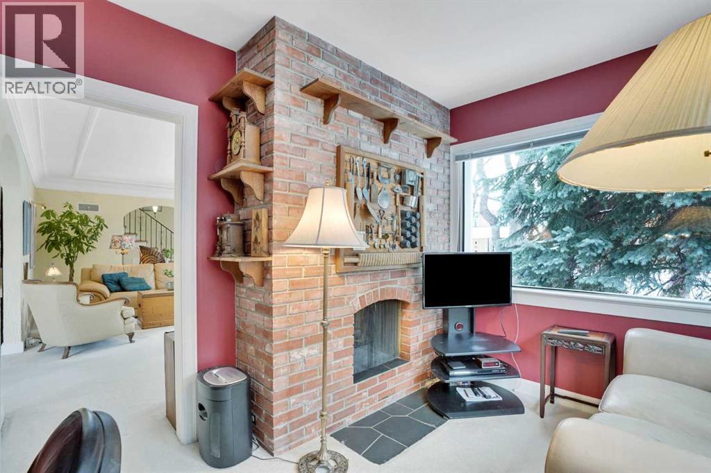 Single Family House for Sale in   Avenue NW Crescent Heights Calgary 