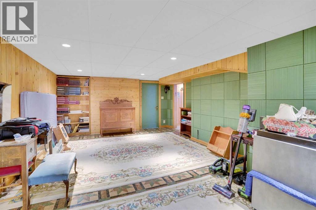 Single Family House for Sale in   Avenue NW Crescent Heights Calgary 