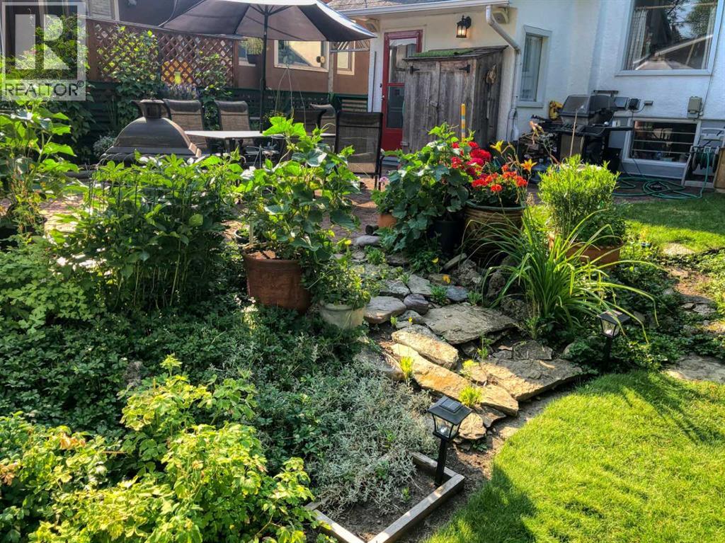 Single Family House for Sale in   Avenue NW Crescent Heights Calgary 