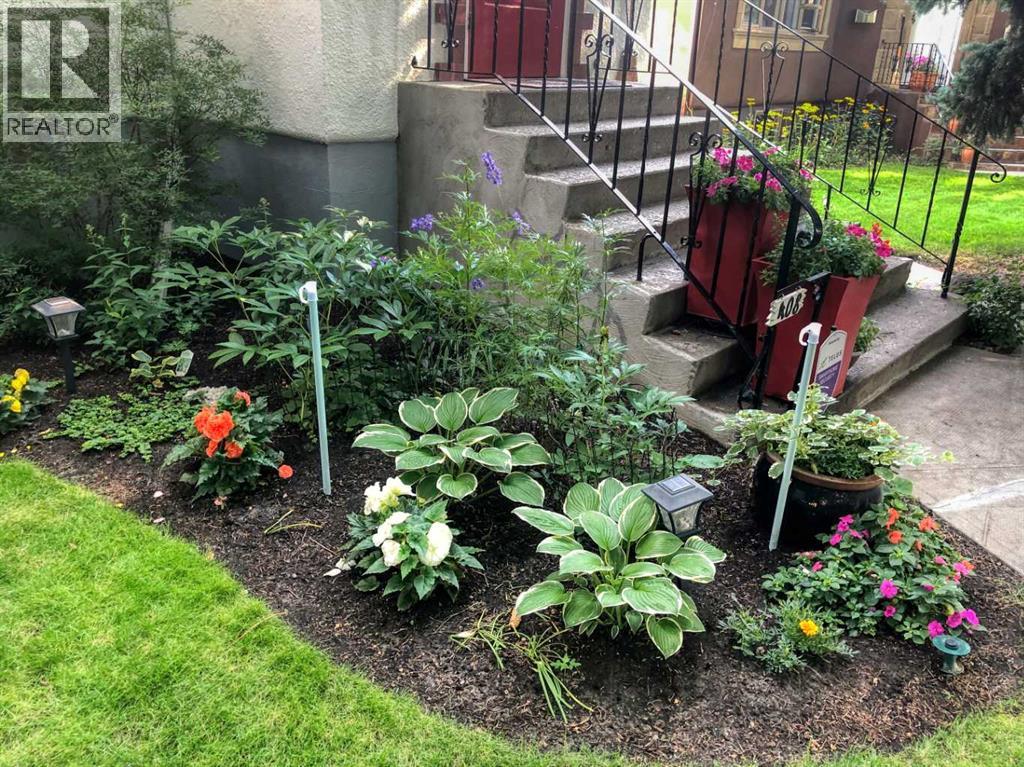 Single Family House for Sale in   Avenue NW Crescent Heights Calgary 