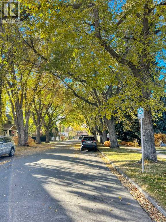 Single Family House for Sale in   Avenue NW Crescent Heights Calgary 