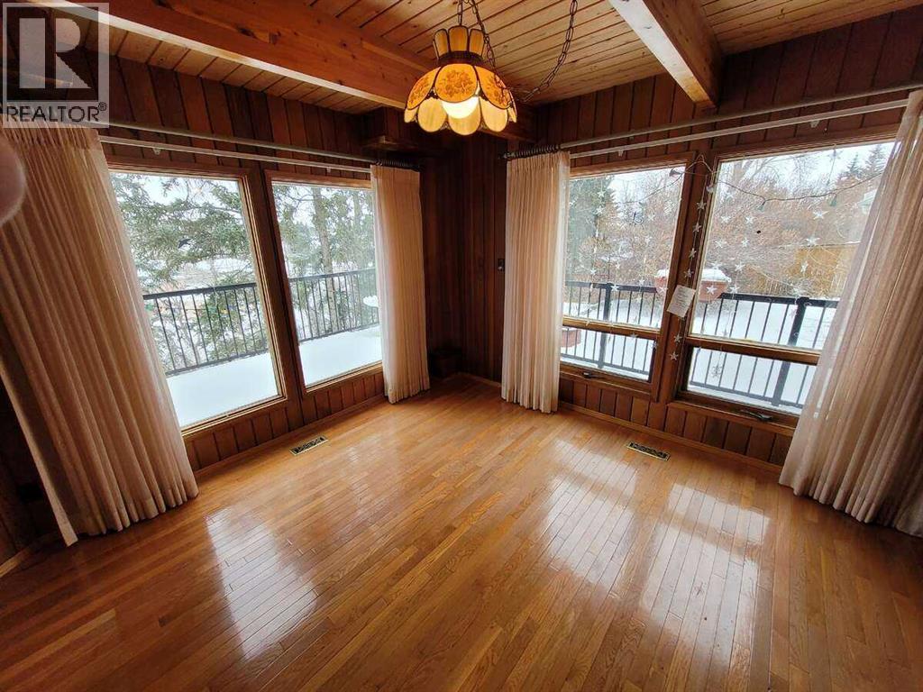 Single Family House for Sale in  Glenview Drive SW Glendale Calgary 