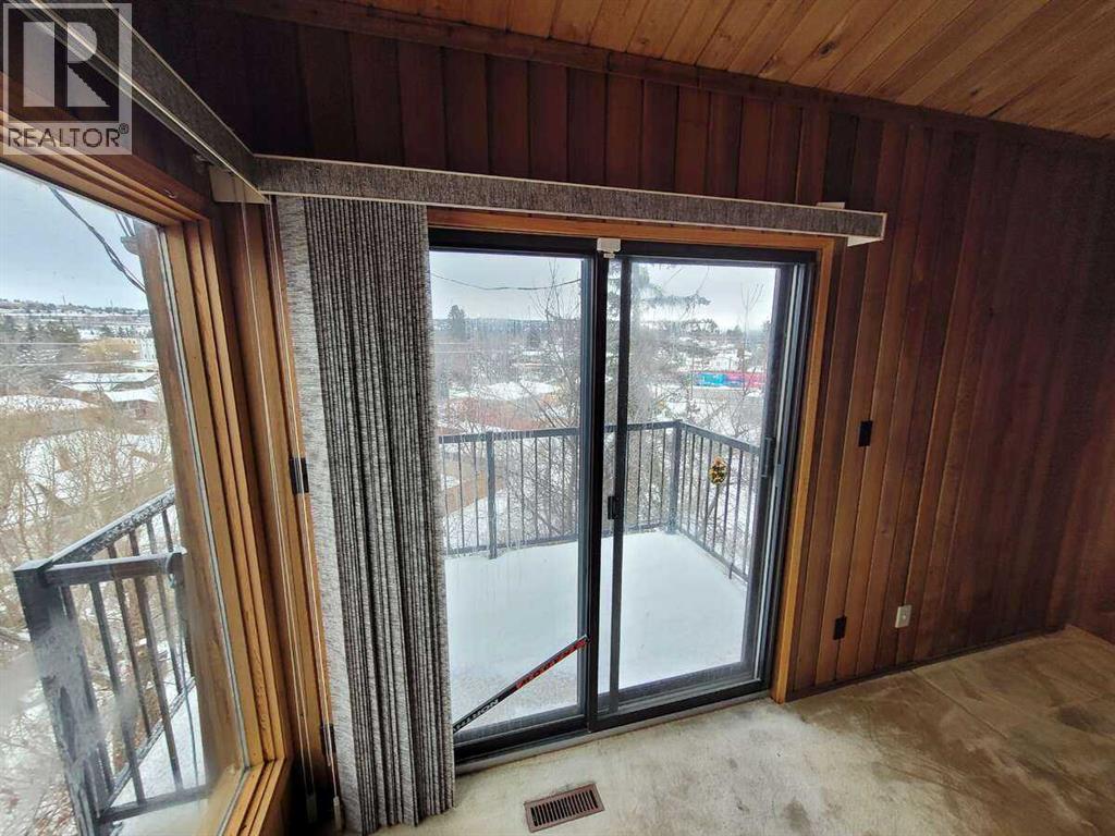 Single Family House for Sale in  Glenview Drive SW Glendale Calgary 