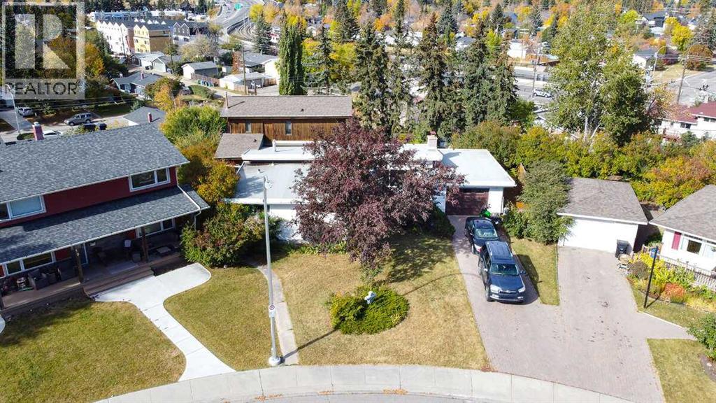 Single Family House for Sale in  Glenview Drive SW Glendale Calgary 