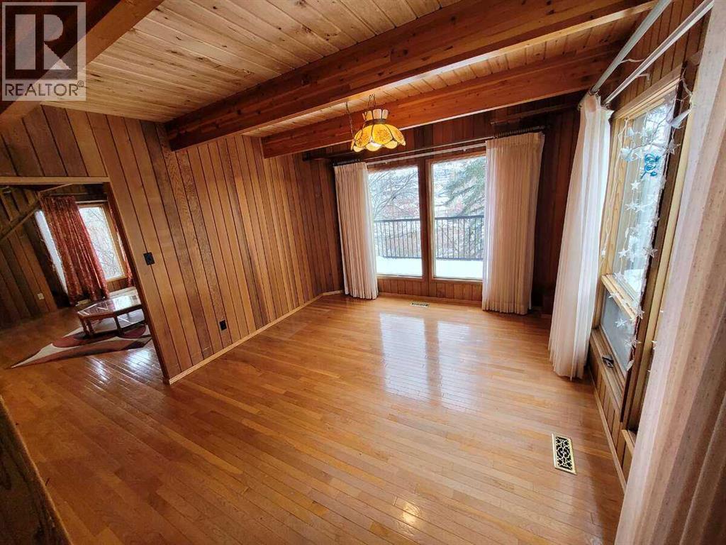 Single Family House for Sale in  Glenview Drive SW Glendale Calgary 