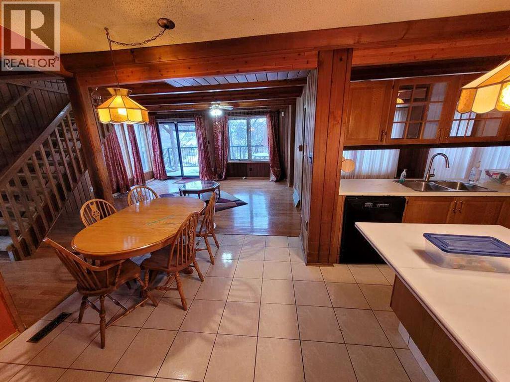 Single Family House for Sale in  Glenview Drive SW Glendale Calgary 