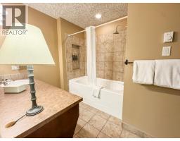 Bedroom - 300 Bighorn Boulevard Unit# 311c, Radium Hot Springs, BC V0A1M0 Photo 8