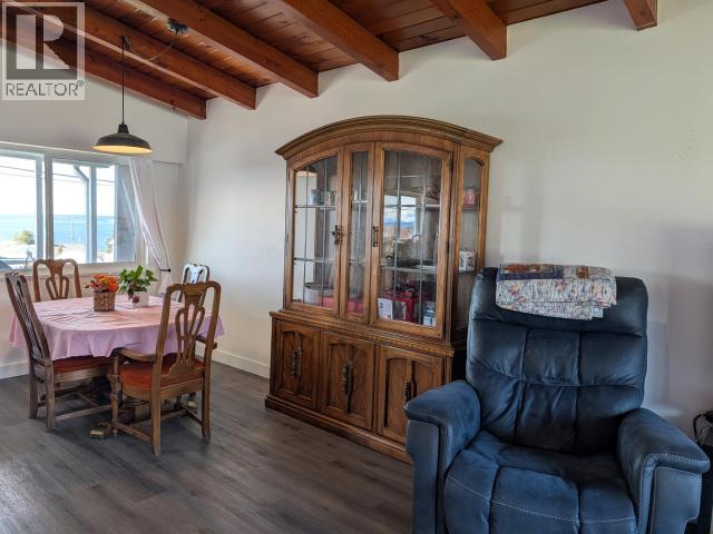 4029 JOYCE AVE, Powell River