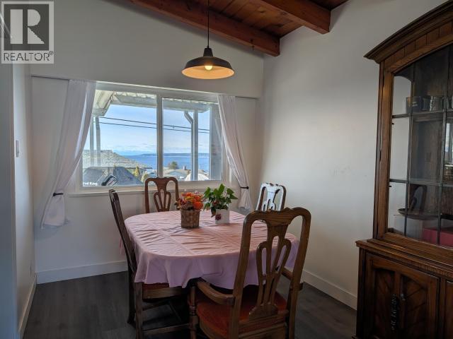 4029 JOYCE AVE, Powell River