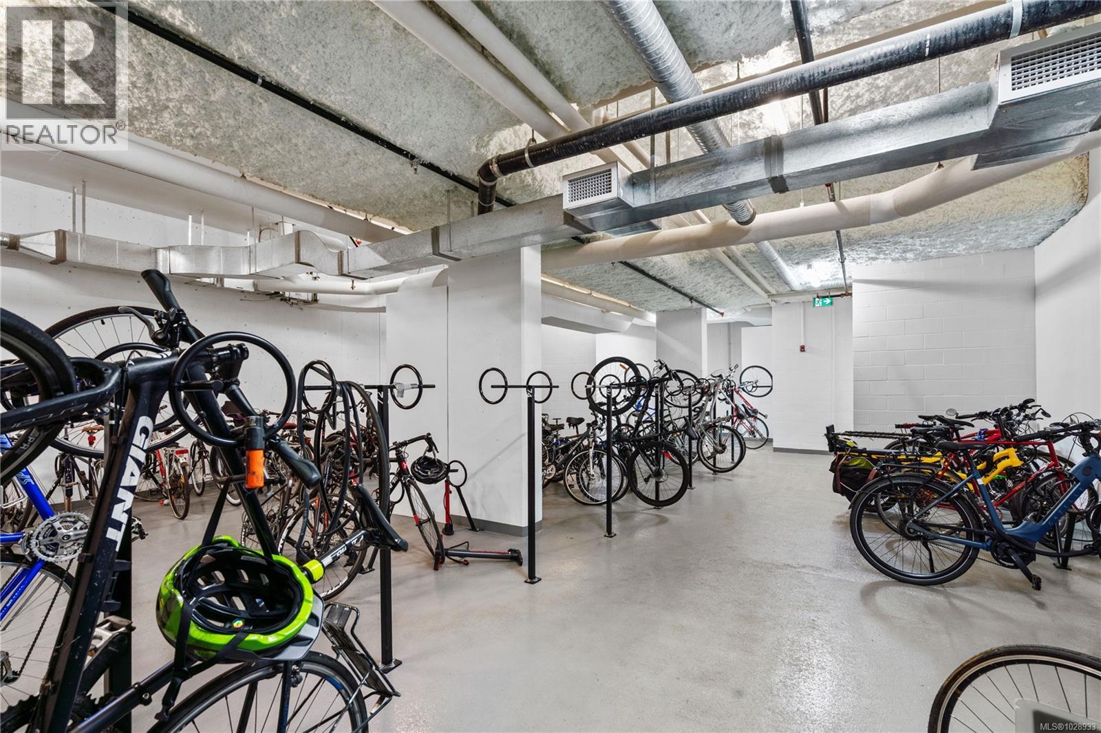 305 838 Broughton St, Victoria