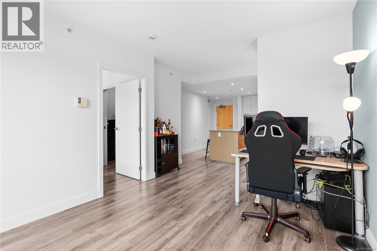 305 838 Broughton St, Victoria