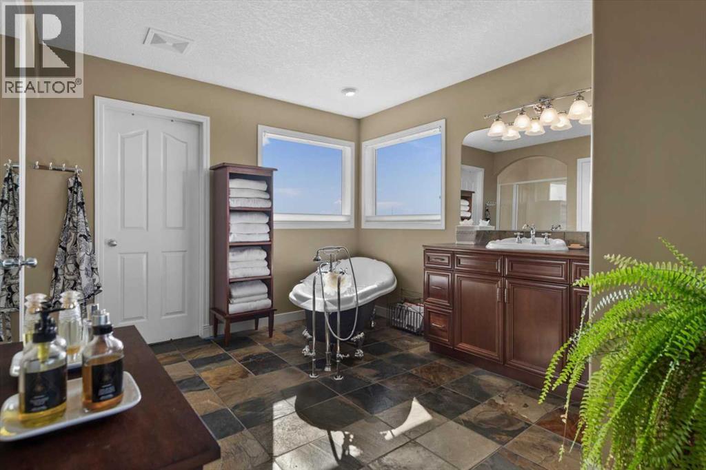 Single Family House for Sale in  Tuscany Ridge Park NW Tuscany Calgary 