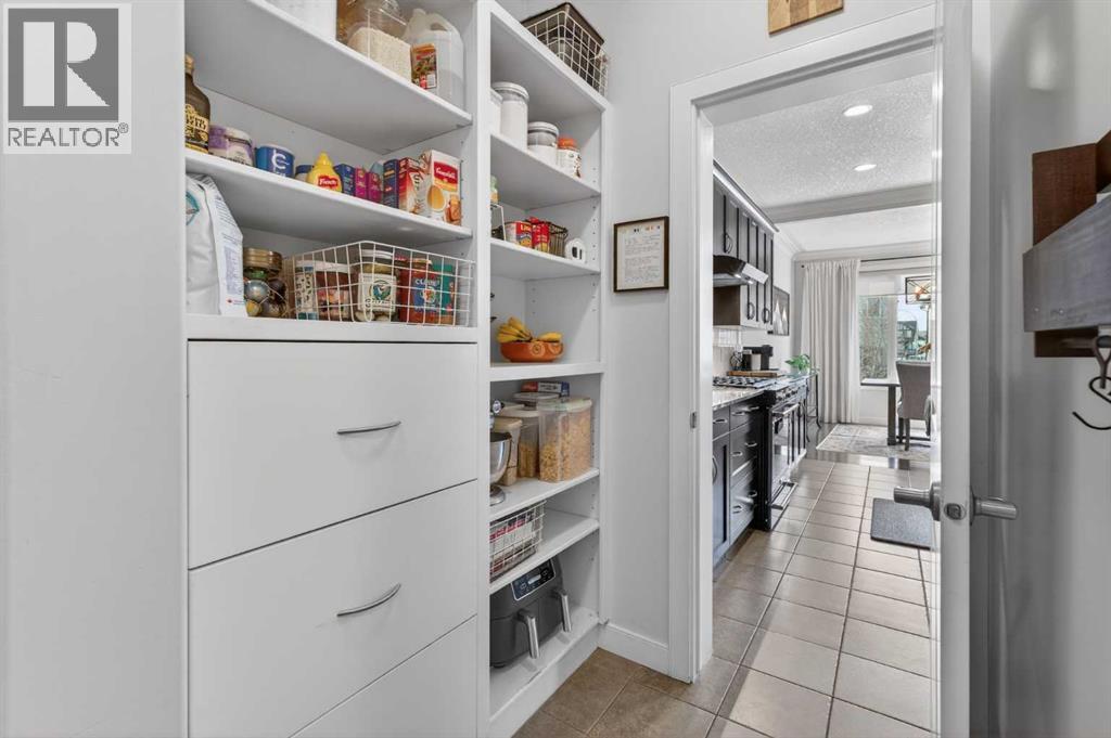 27 Sunset Court, Cochrane