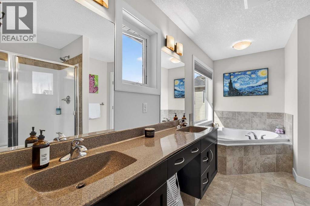 27 Sunset Court, Cochrane