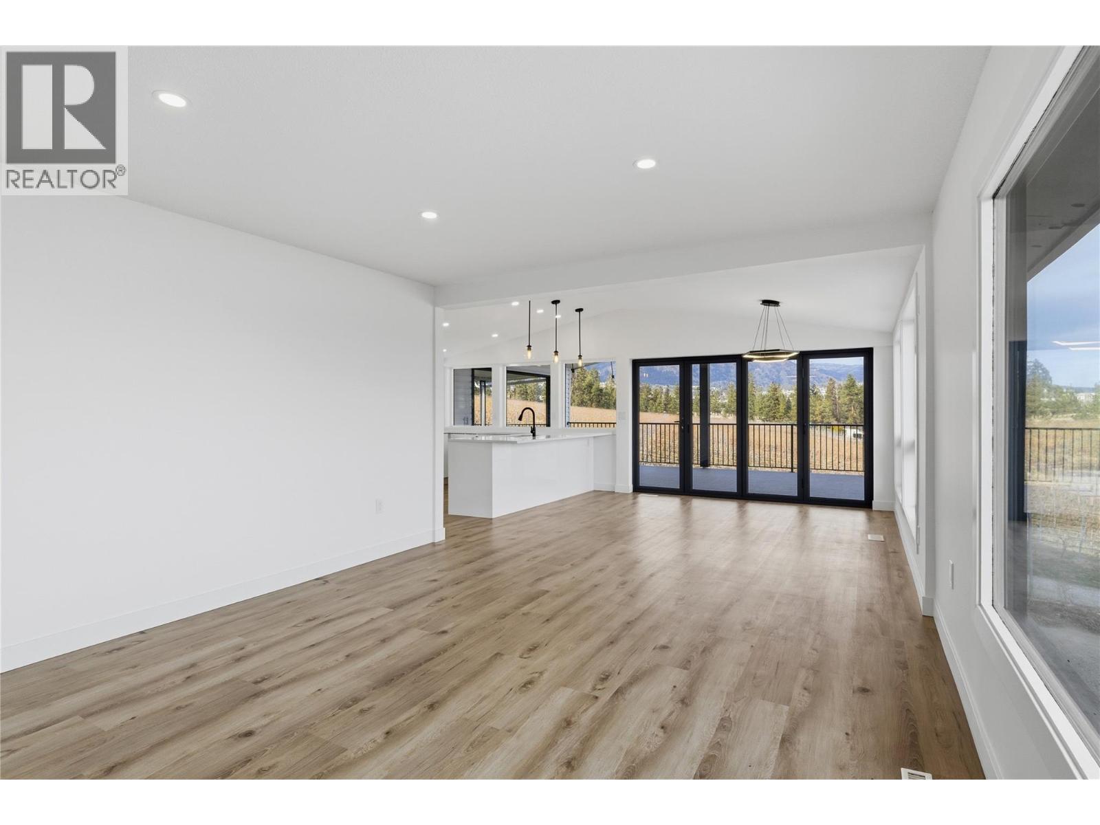 3906 Harding Road, West Kelowna