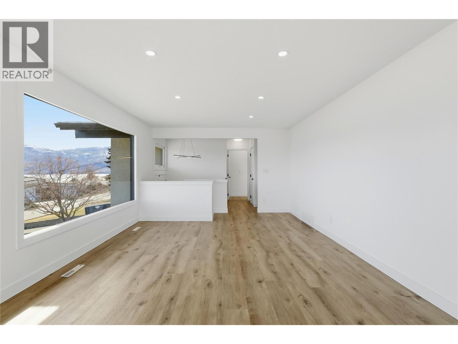 3906 Harding Road, West Kelowna