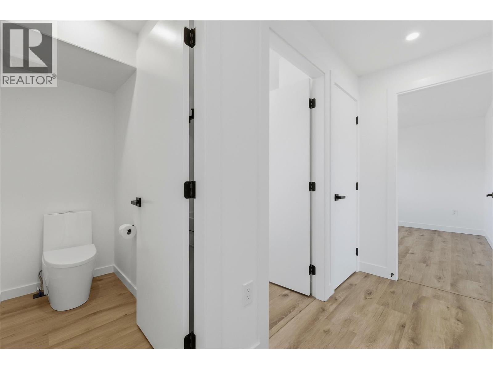 3906 Harding Road, West Kelowna