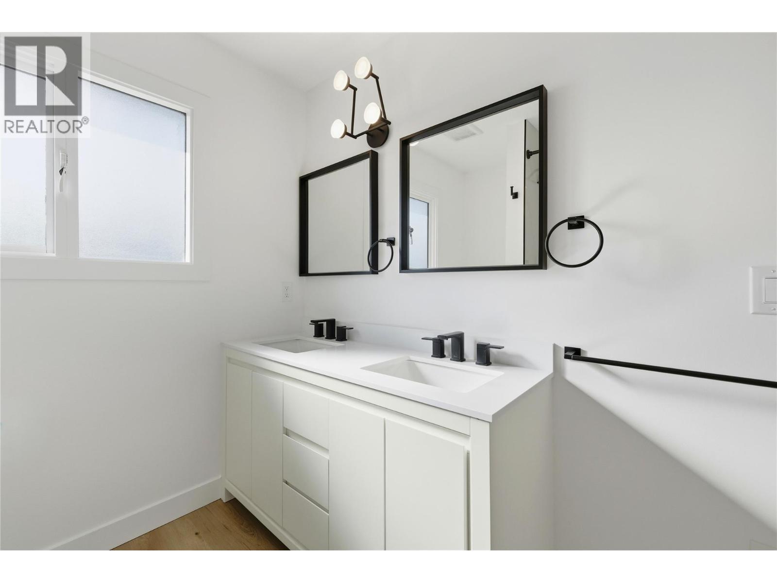 3906 Harding Road, West Kelowna