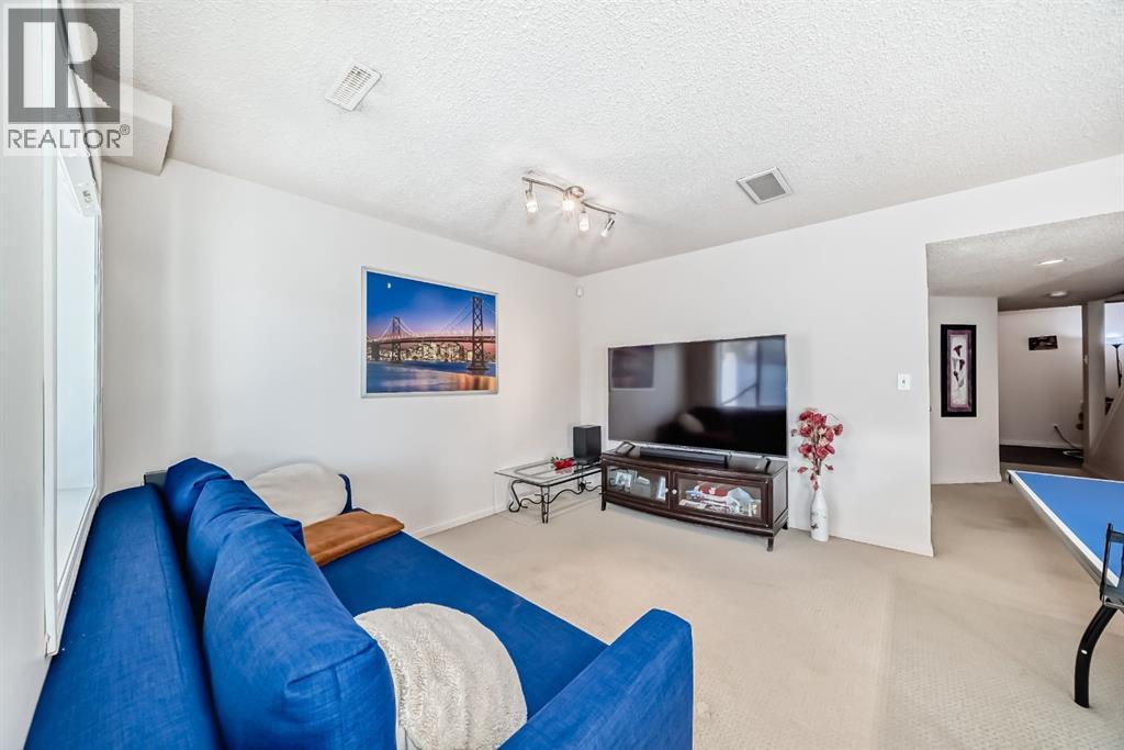 Single Family House for Sale in  Royal Oak Gardens NW Royal Oak Calgary 