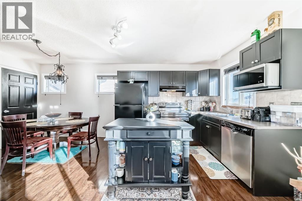 Single Family House for Sale in  Royal Oak Gardens NW Royal Oak Calgary 