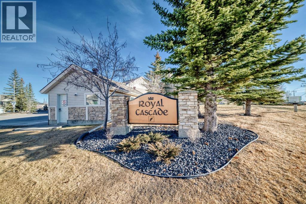 Single Family House for Sale in  Royal Oak Gardens NW Royal Oak Calgary 