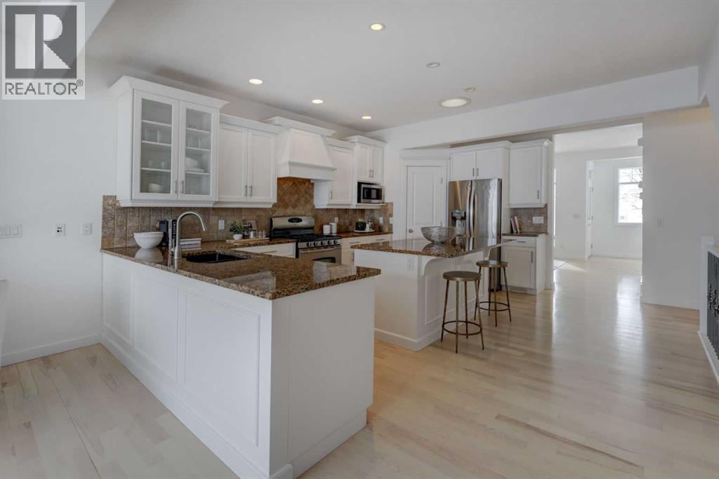 Single Family House for Sale in   Avenue NW West Hillhurst Calgary 