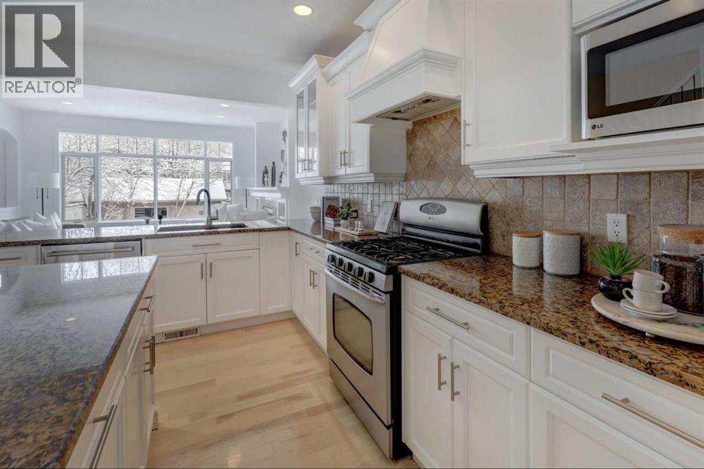 Single Family House for Sale in   Avenue NW West Hillhurst Calgary 