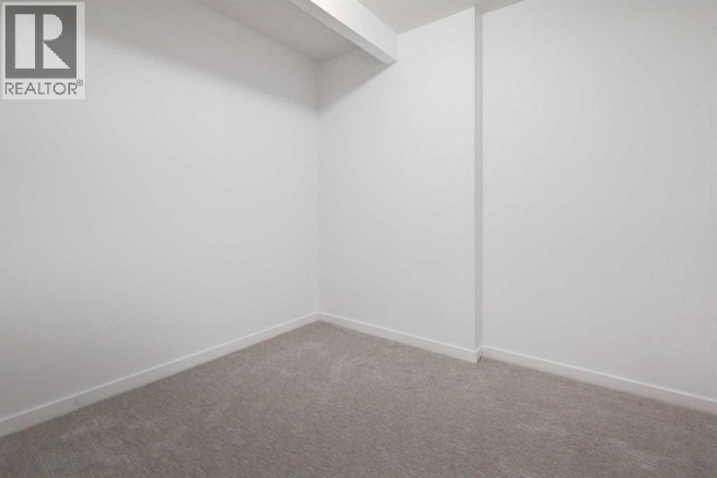 Single Family House for Sale in   Avenue NW West Hillhurst Calgary 