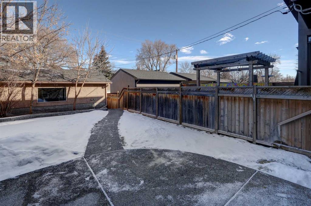 Single Family House for Sale in   Avenue NW West Hillhurst Calgary 