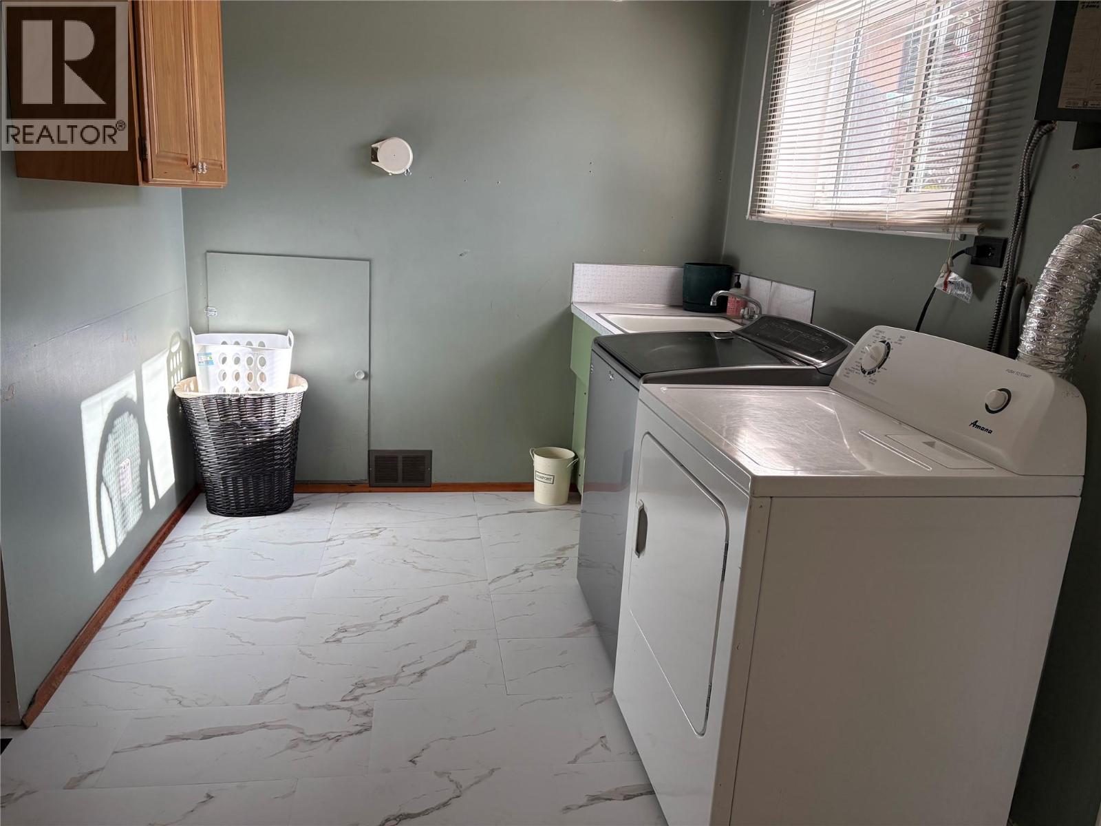  6453 Park Drive, Oliver