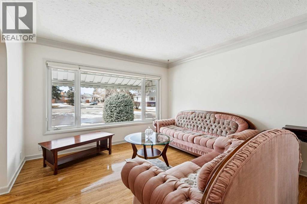 Single Family House Bungalow for Sale in  Richland Road NE Renfrew Calgary 