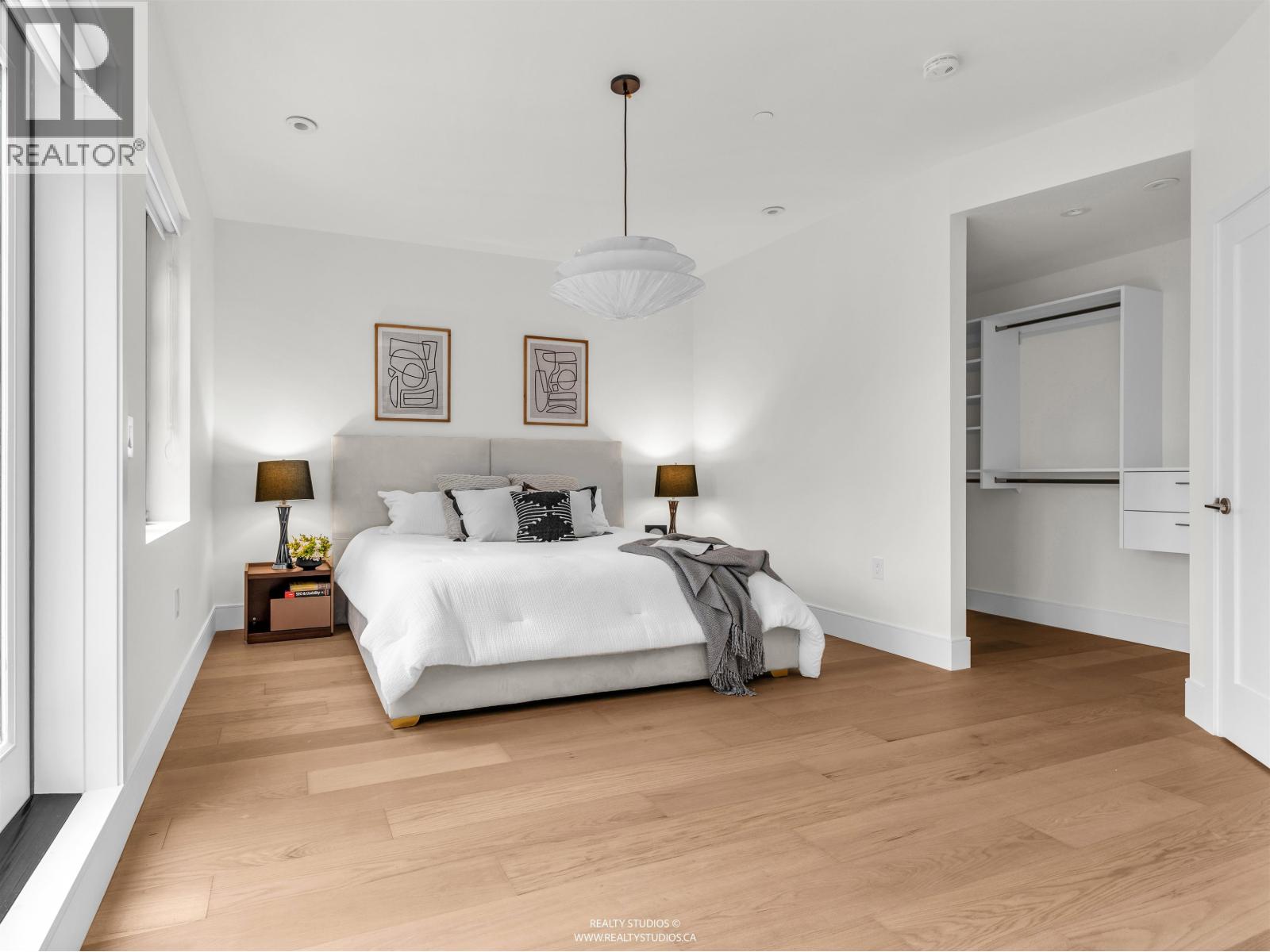 108 W 18TH AVENUE, Vancouver