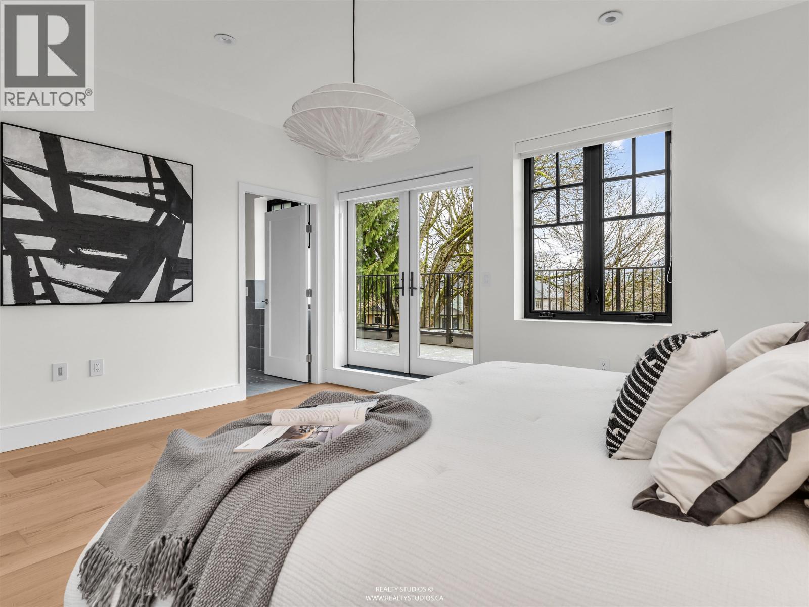 108 W 18TH AVENUE, Vancouver