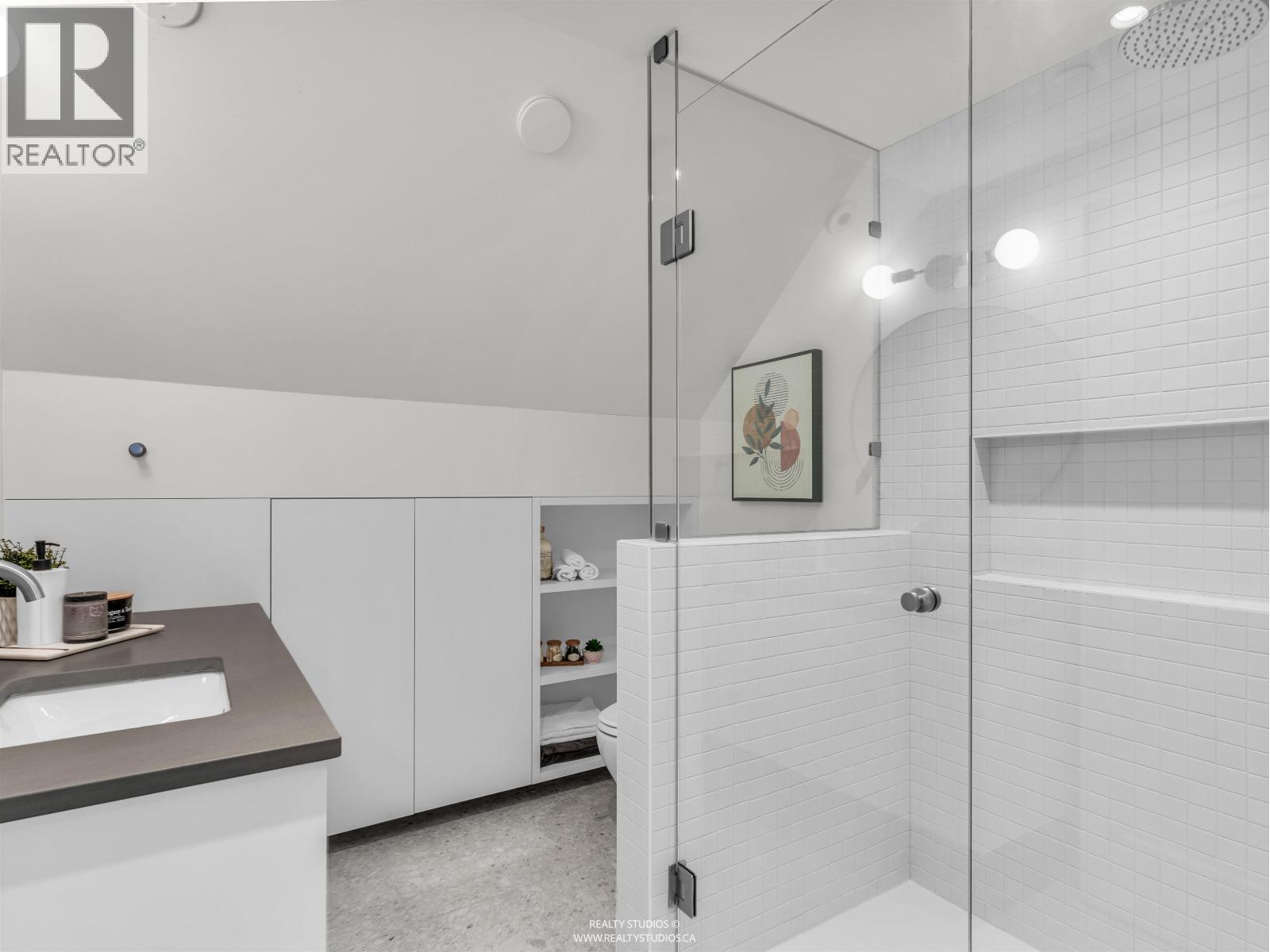 108 W 18TH AVENUE, Vancouver