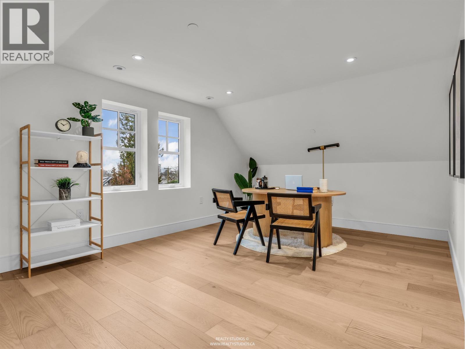 108 W 18TH AVENUE, Vancouver