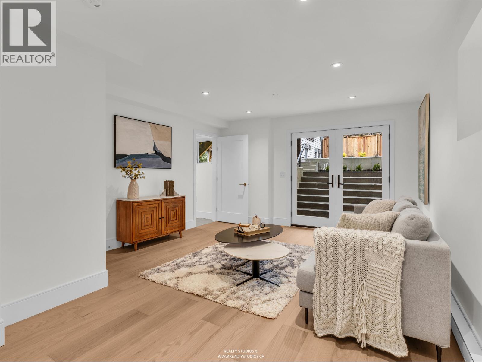 108 W 18TH AVENUE, Vancouver