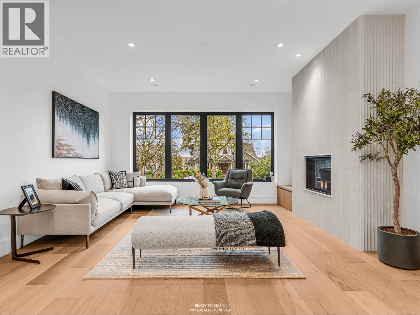 108 W 18TH AVENUE, Vancouver