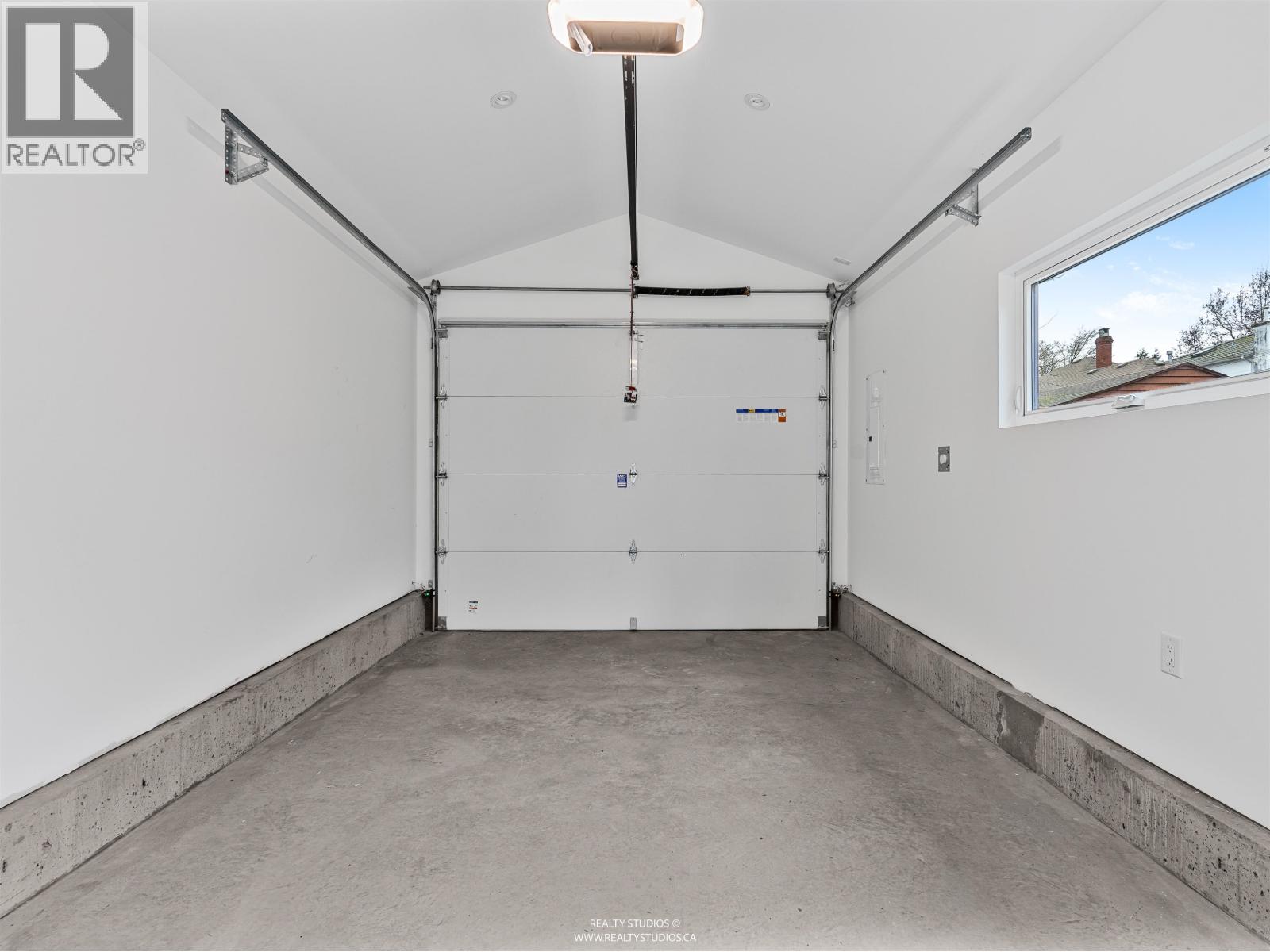 108 W 18TH AVENUE, Vancouver