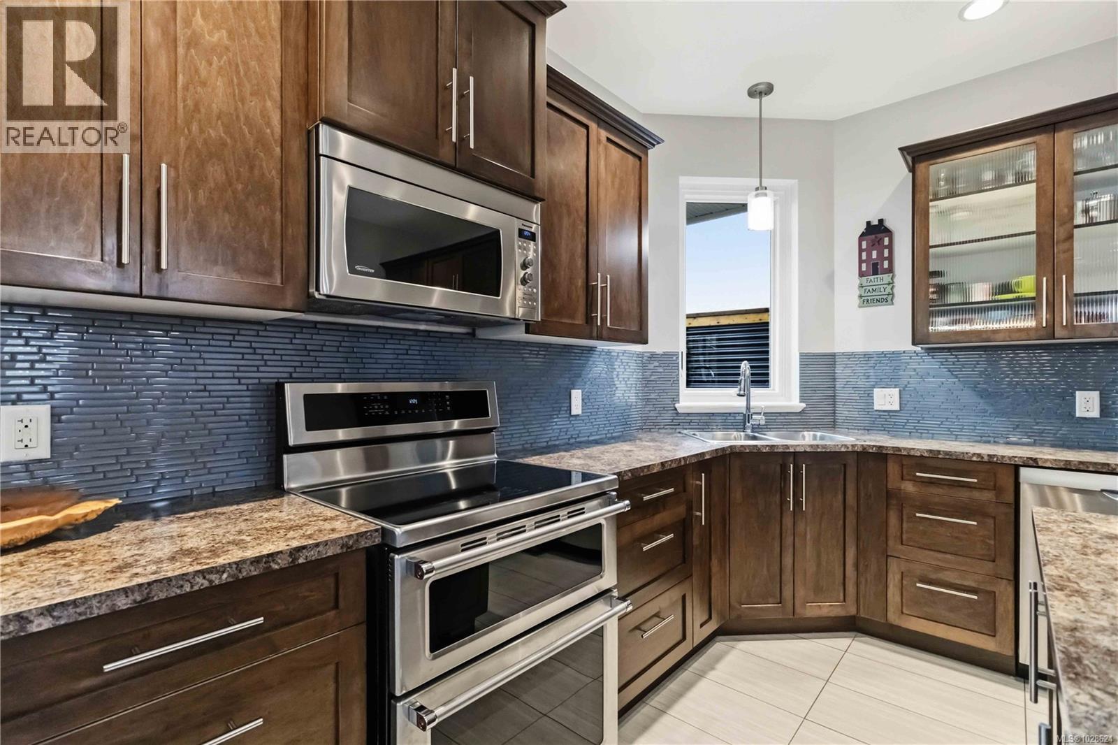 6403 Riverstone Dr, Sooke