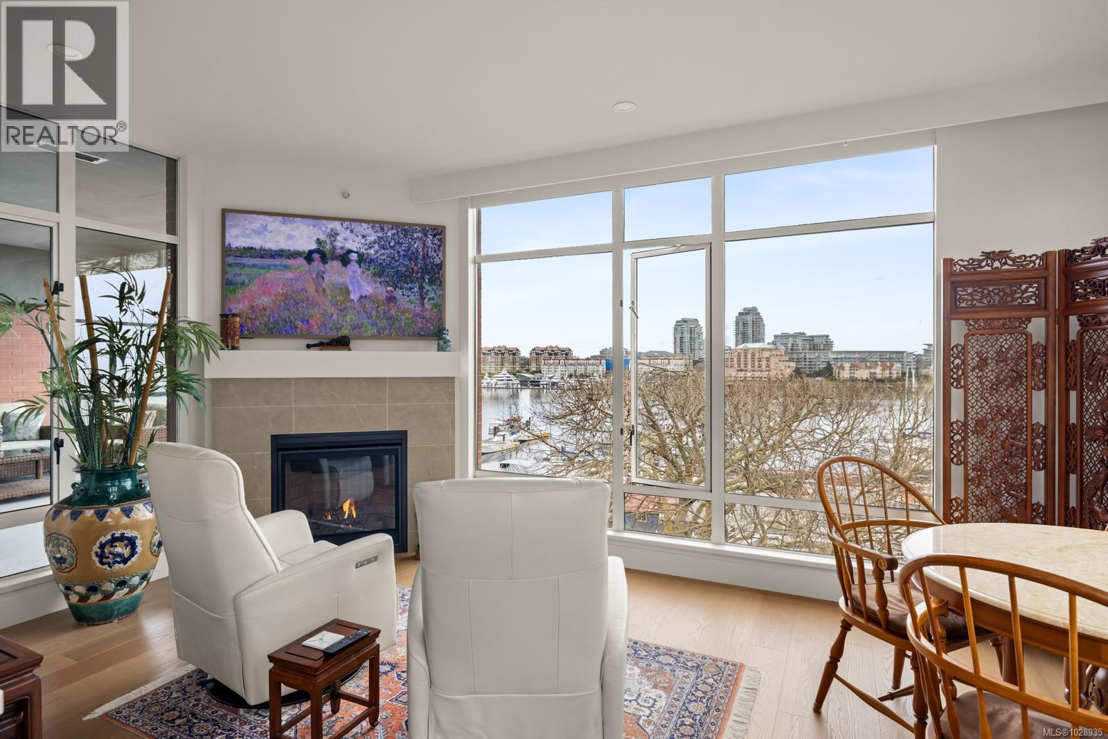 517 21 Dallas Rd, Victoria