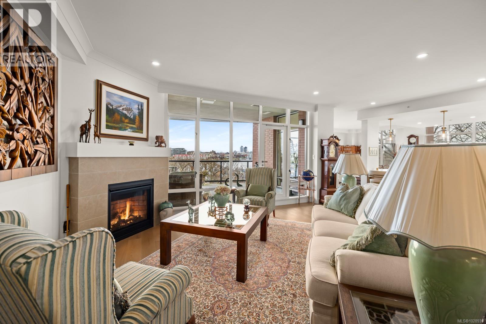 517 21 Dallas Rd, Victoria