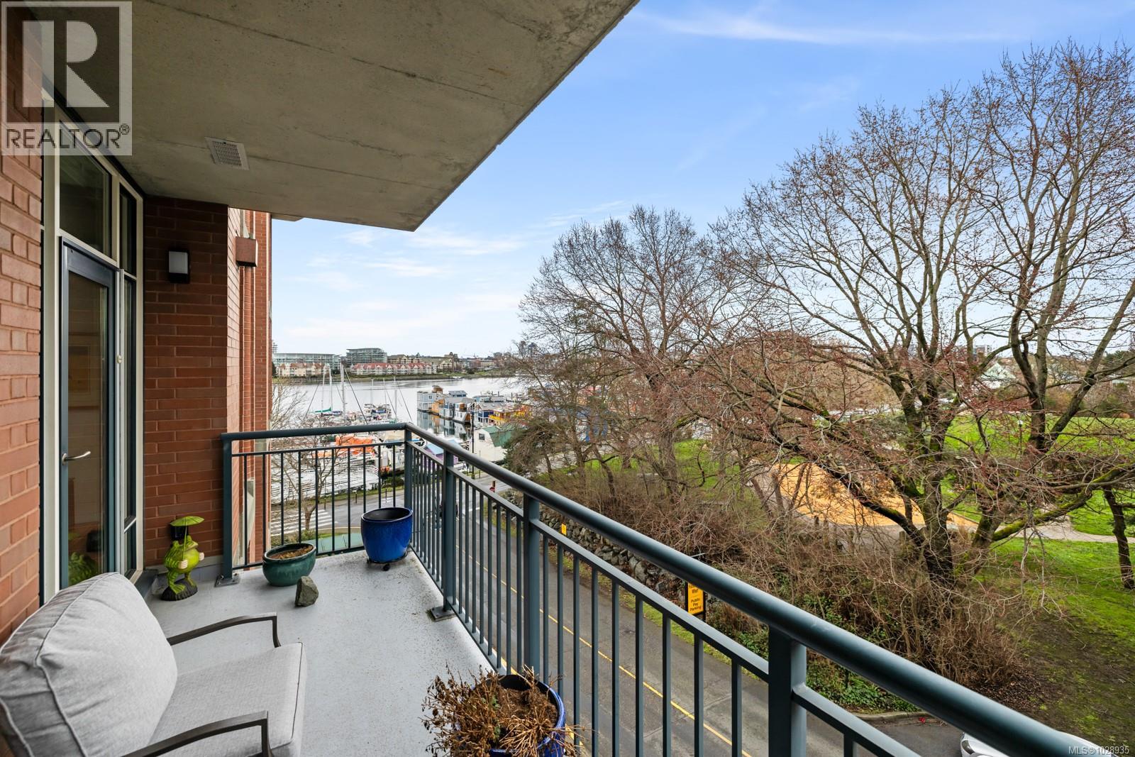 517 21 Dallas Rd, Victoria