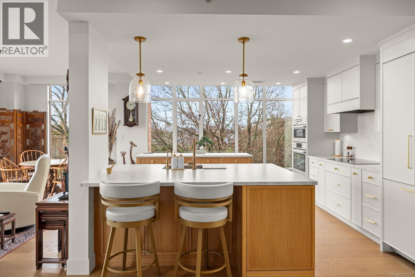 517 21 Dallas Rd, Victoria