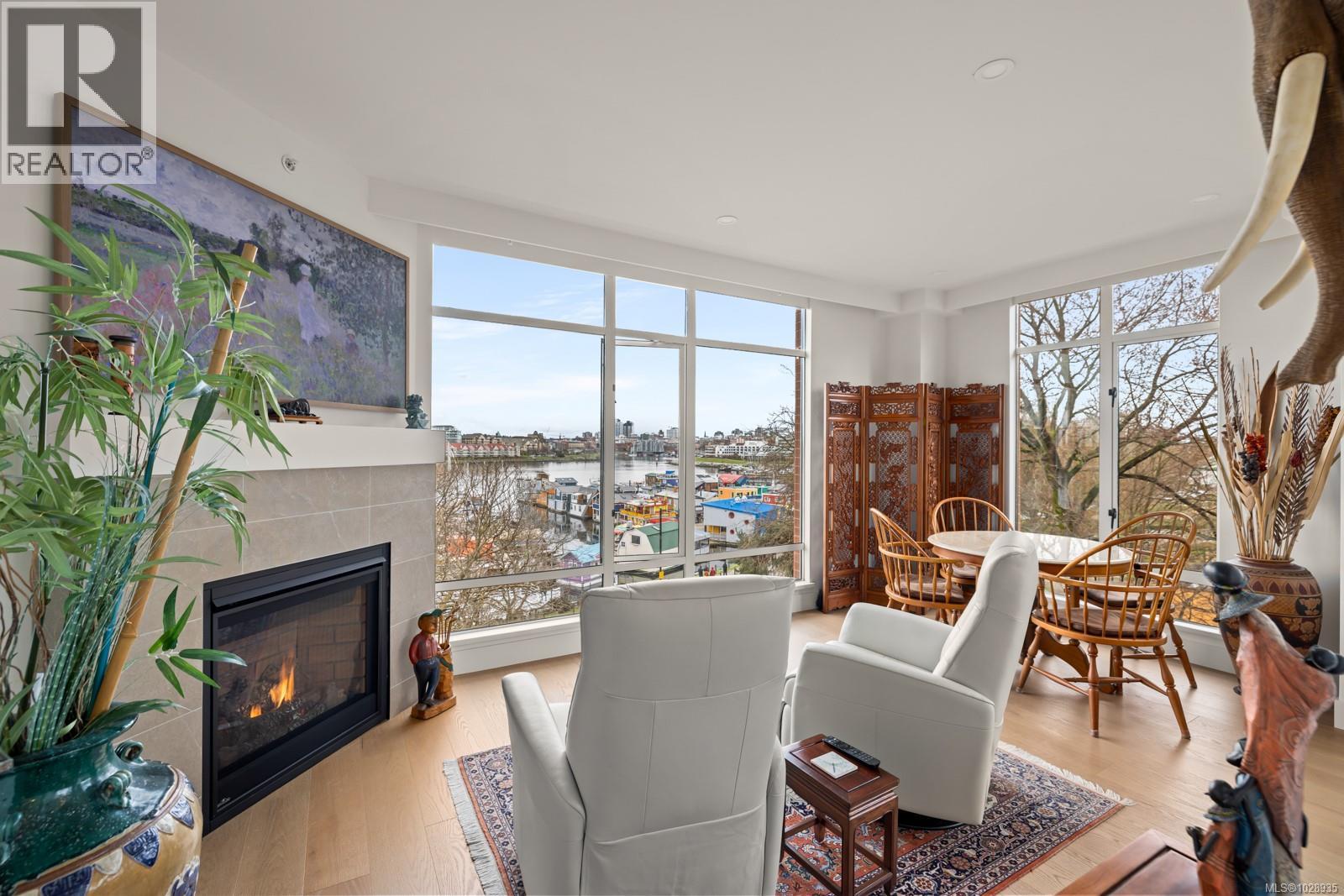 517 21 Dallas Rd, Victoria