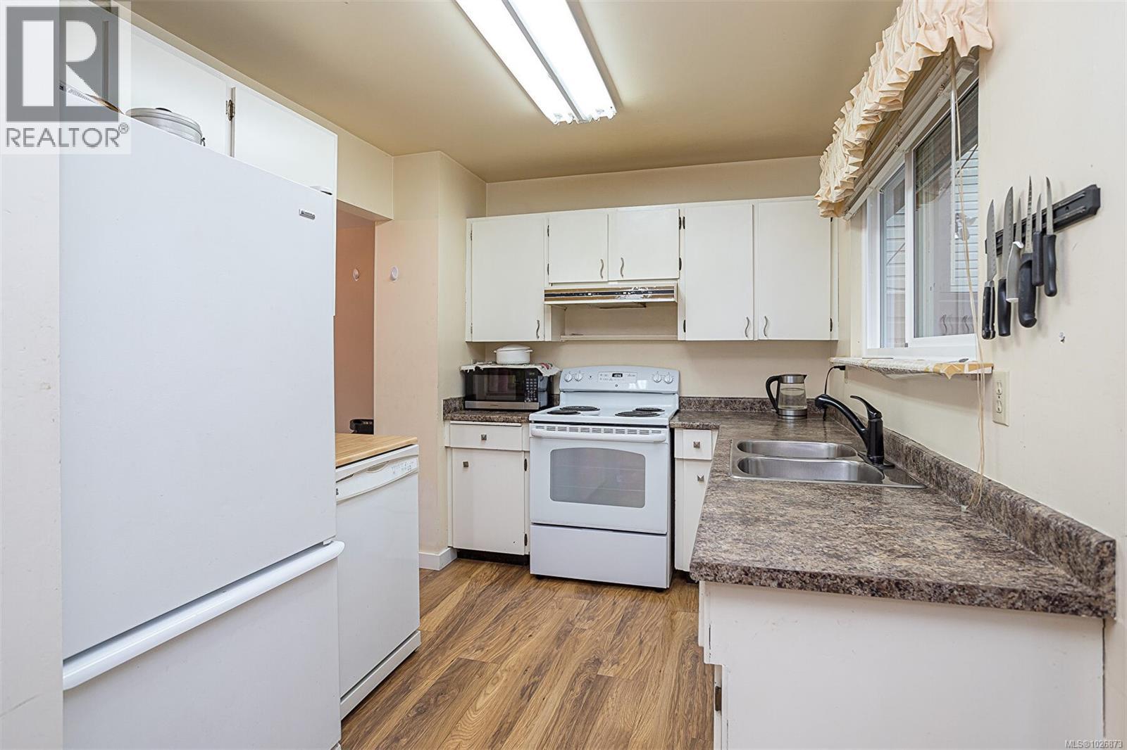 590 CARNATION PL - 15