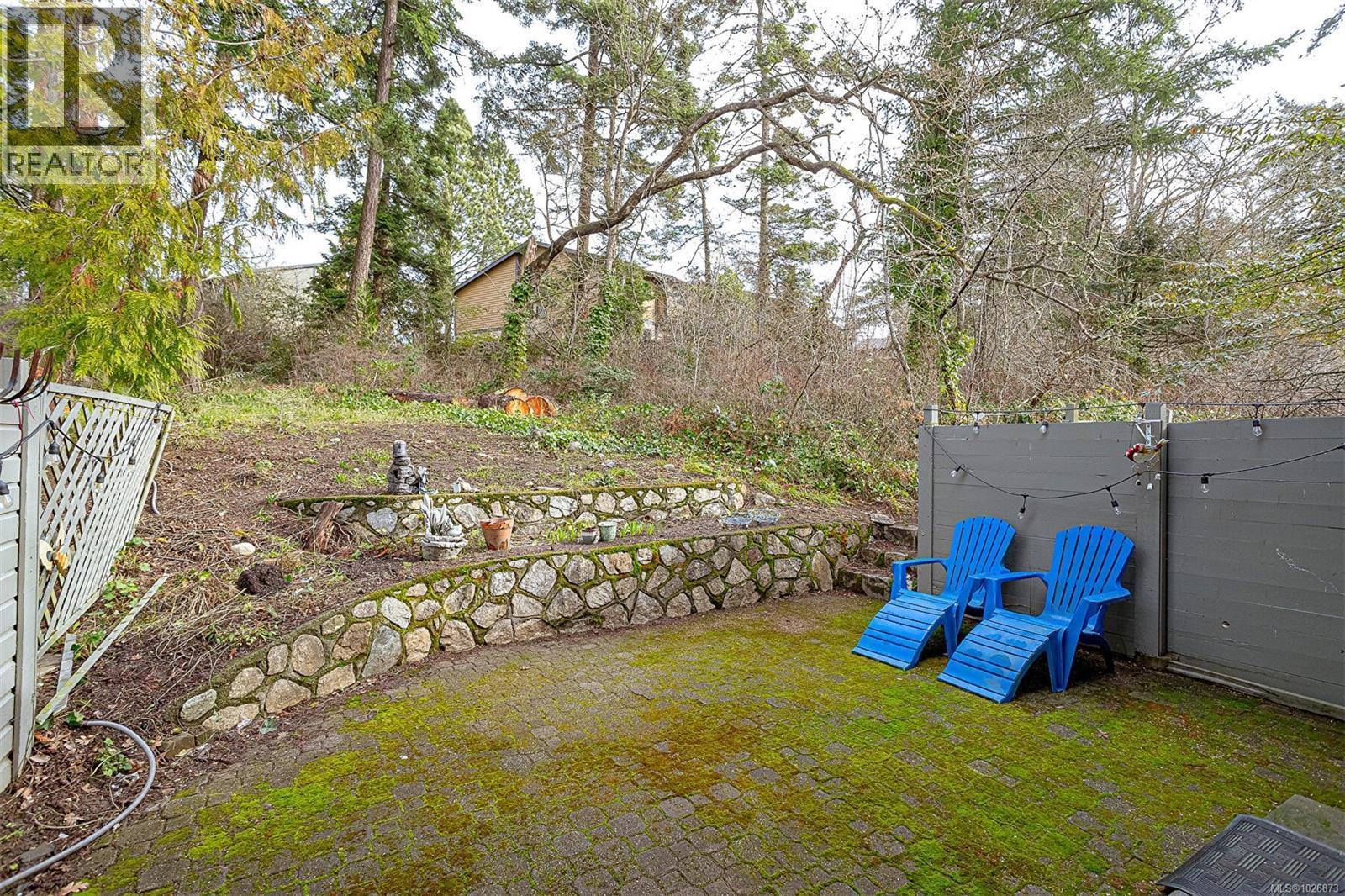 590 CARNATION PL - 35