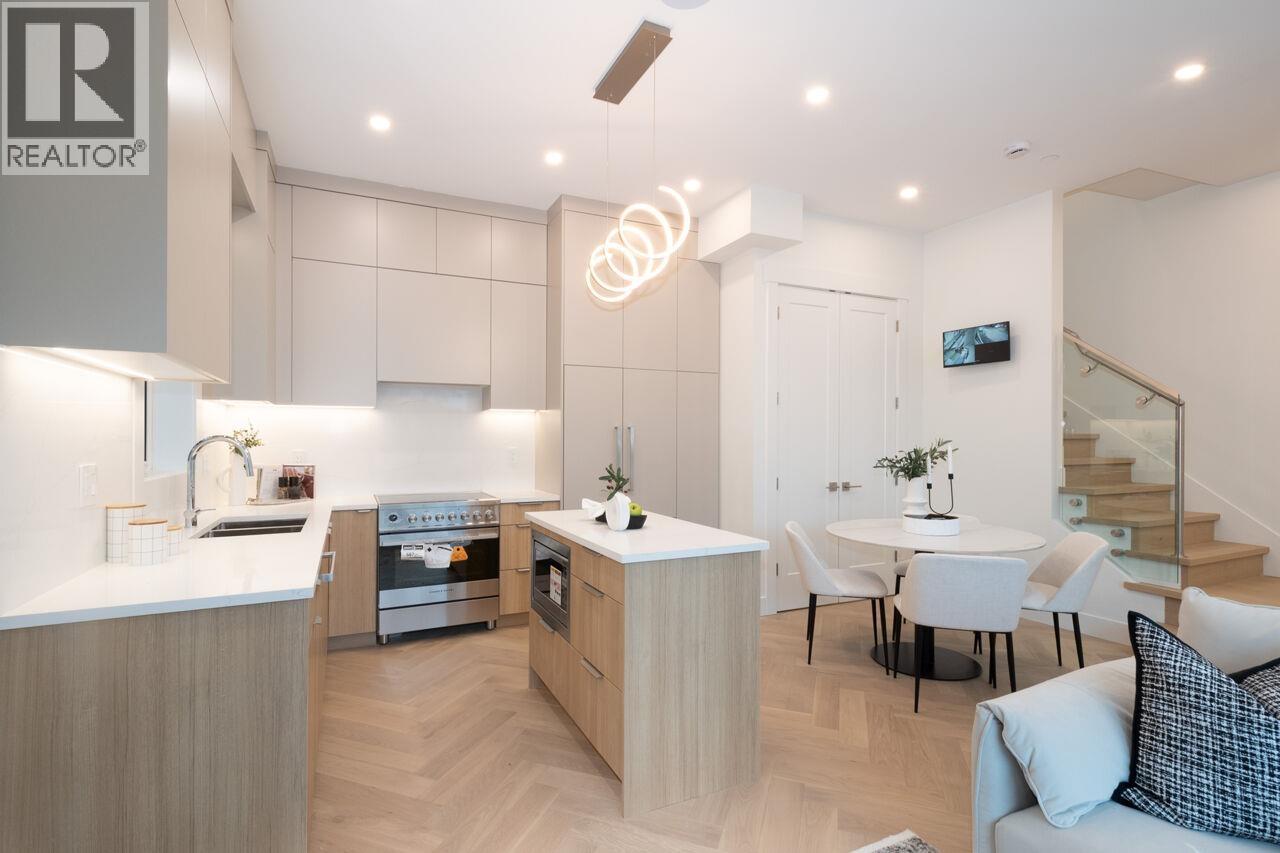 4426 W 4TH AVENUE, Vancouver